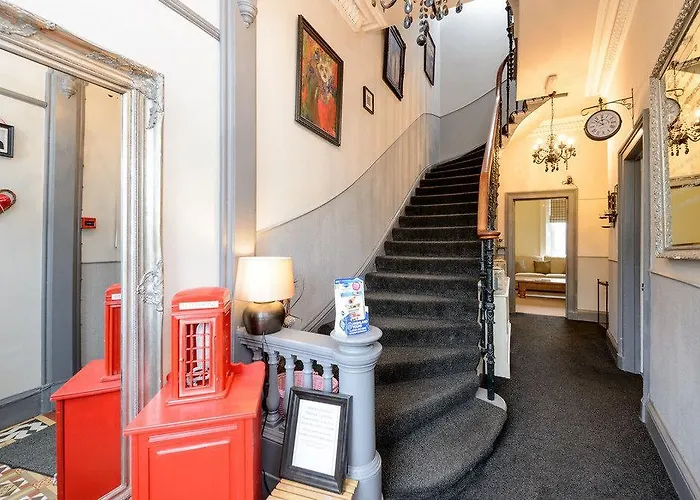 Martins Guest House 3*