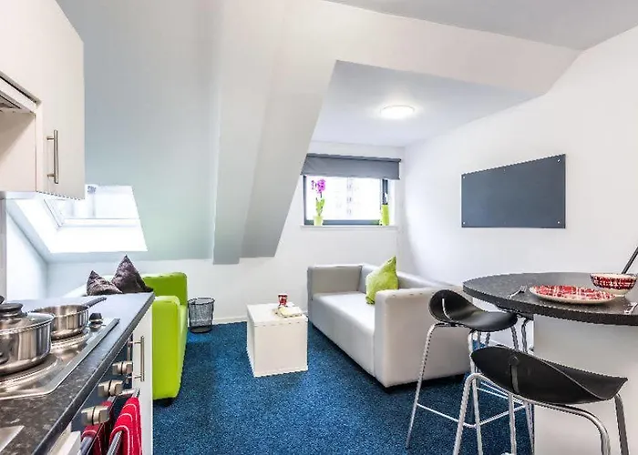 Destiny Student - Shrubhill Apartmán *