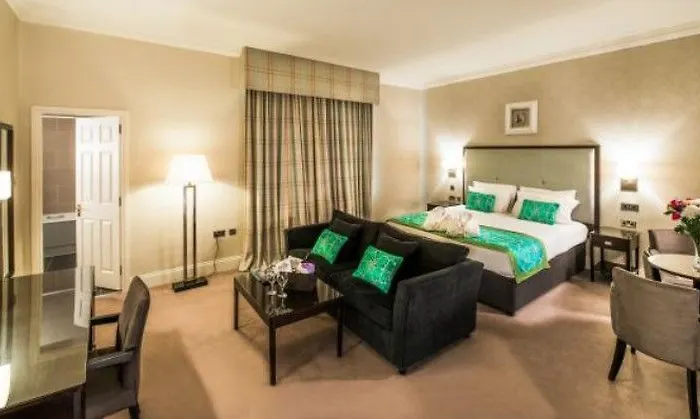 Leonardo 3* Edinburg