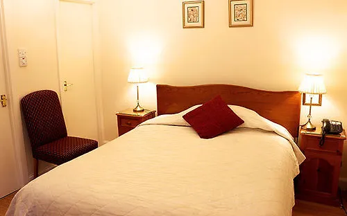 Grosvenor Gardens 4*