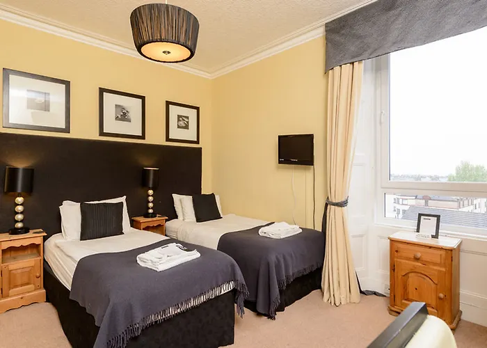 Martins Guest House Гостевой дом 3*