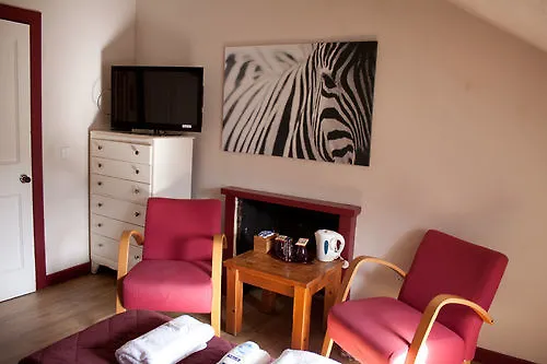 Dene Guest House, New Town