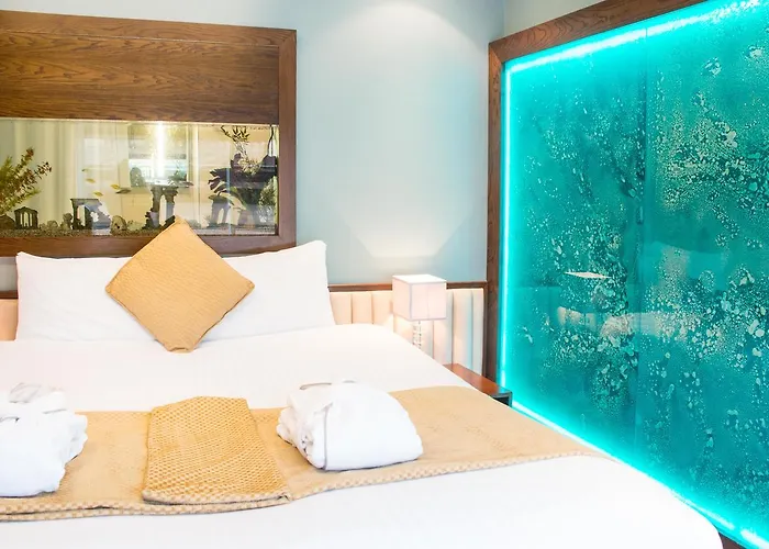 Le Monde 4* Edinburgh