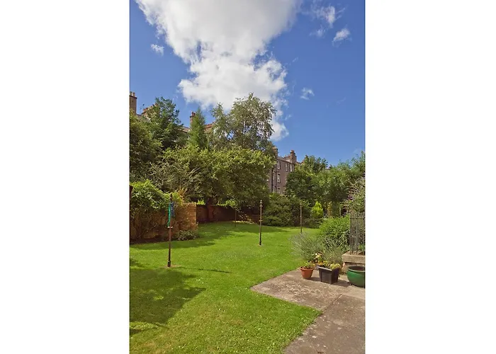 The Address - Classic Marchmont Charm Edynburg