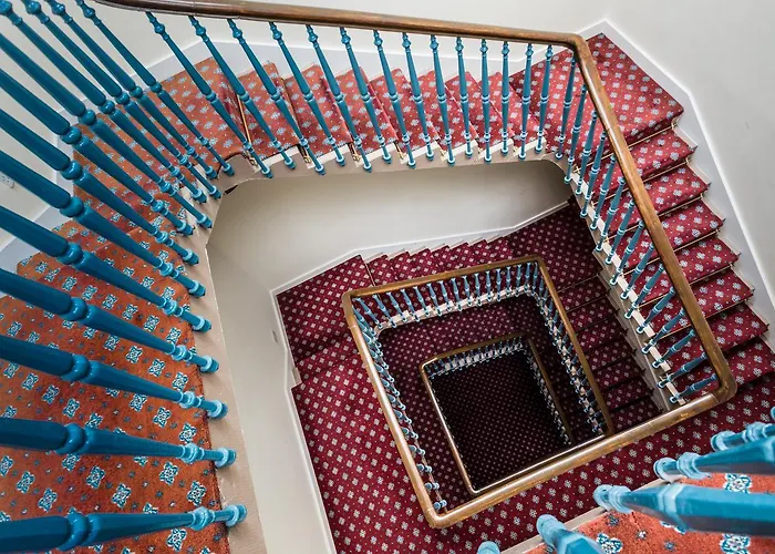 Parliament Sq * Edinburgh