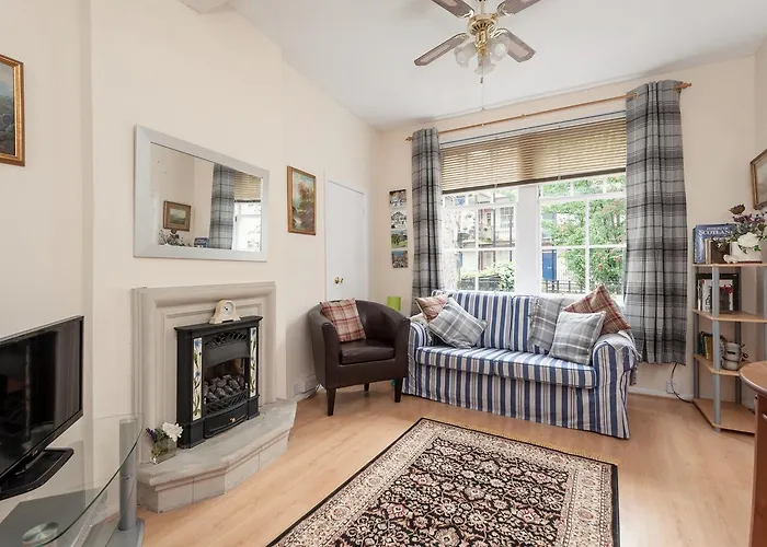 The Portsburgh Square אדינבורו