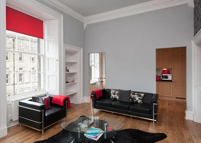 Parliament Sq 12 Royal Mile