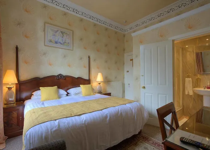 Castle Park 4* Edinburgh