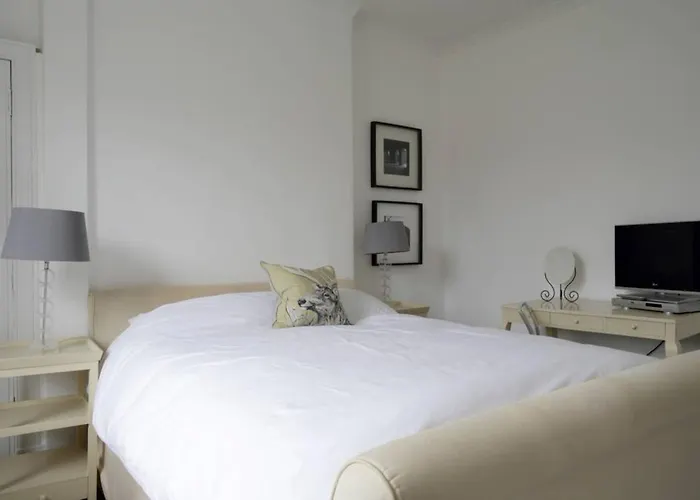 アパート Stylish 2 Bedroom Bruntsfield In エディンバラ
