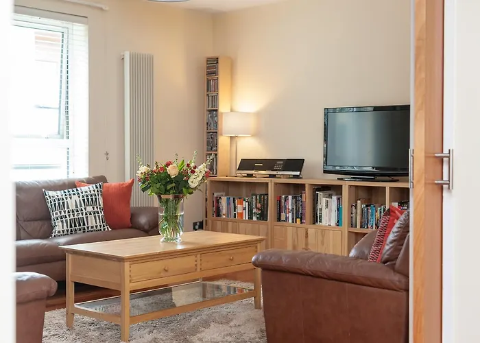 The Holyrood Road Apartment *