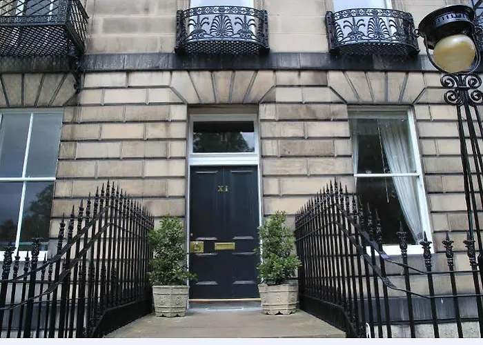 A Georgian לינה וארוחת בוקר 4*