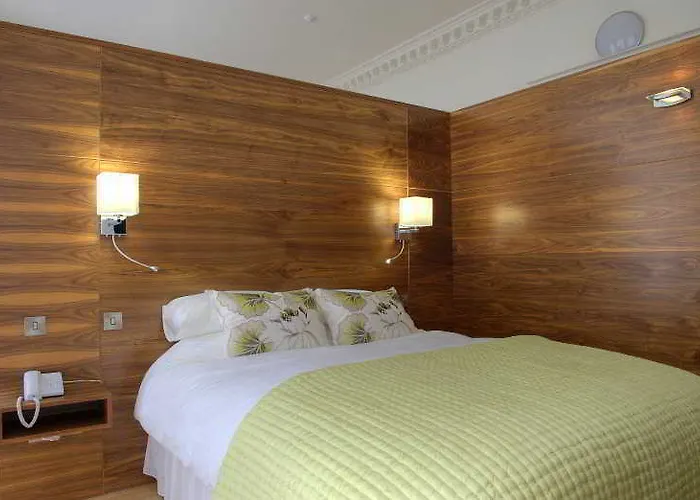 Clarendon Luxury Hotell