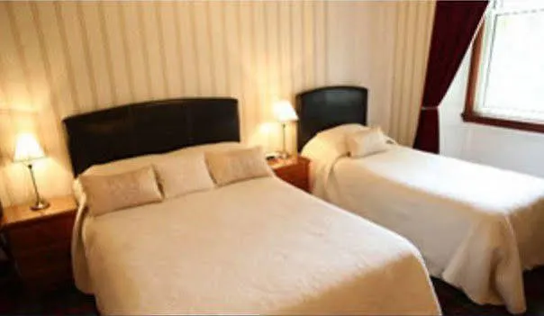 Ecosse 4* אדינבורו