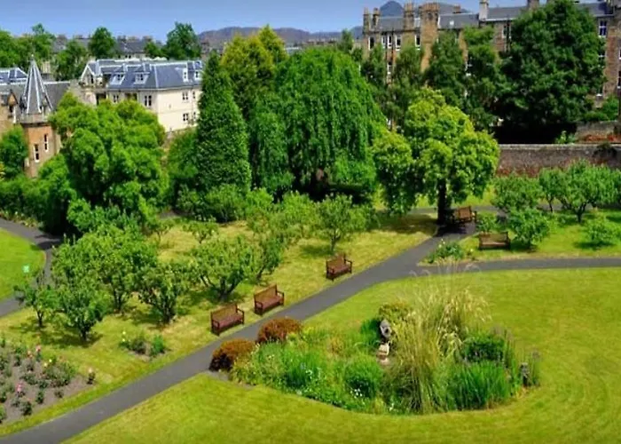 Gillis Centre 3* إدنبرة