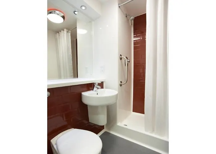 Travelodge Queen Street Hotel