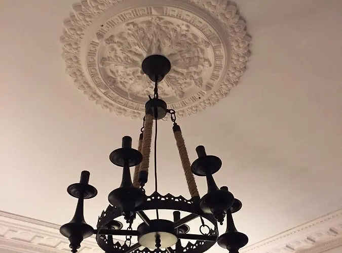 皇家大道城堡附近宾馆 5*