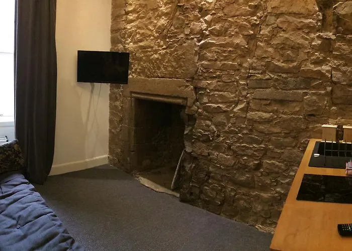 Royal Mile By The Castle Edinburgh