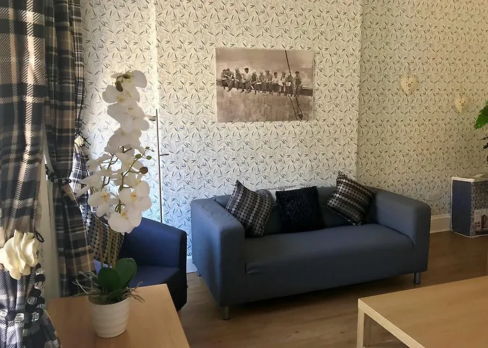 233 Leith * Edinburgh