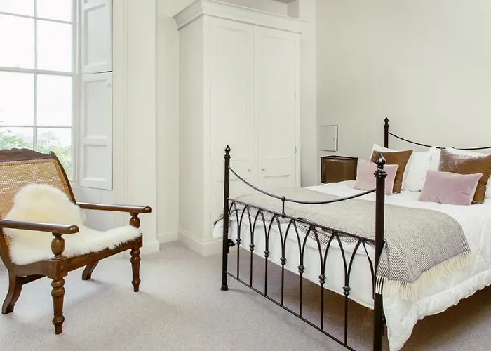 Apartamento Ramsay Gardens - Grand 4-bedroom Next To Castle *