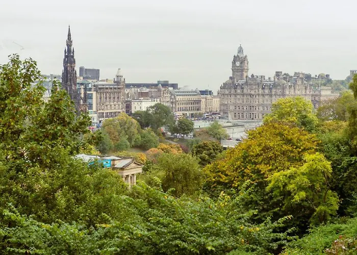 Apartamento Ramsay Gardens - Grand 4-bedroom Next To Castle *