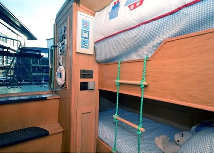- Houseboats Эдинбург