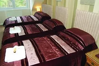 Arden Guest House, Craigmillar Castle 3* 에든버러