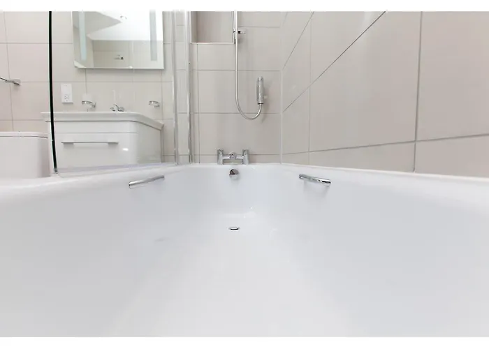 Historic Stone Built 4br For 8 W/parking Edinburgh