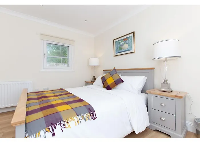 Historic Stone Built 4br For 8 W/parking Edinburgh