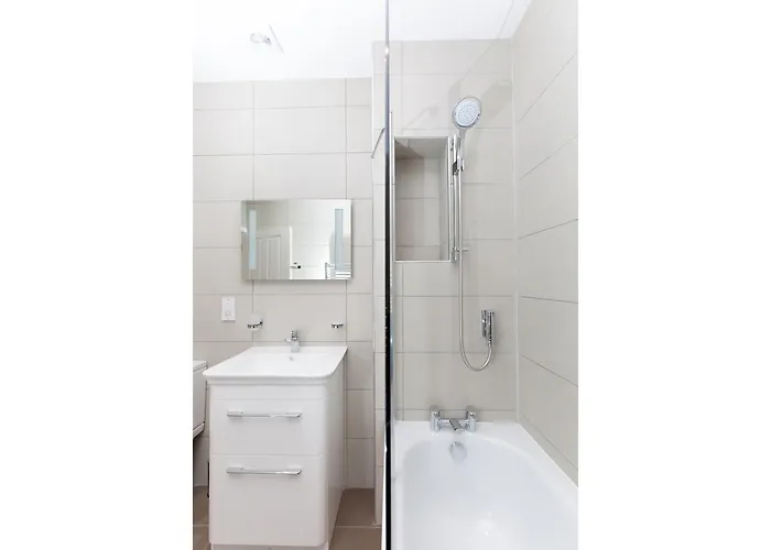 Historic Stone Built 4br For 8 W/parking * Edinburgh