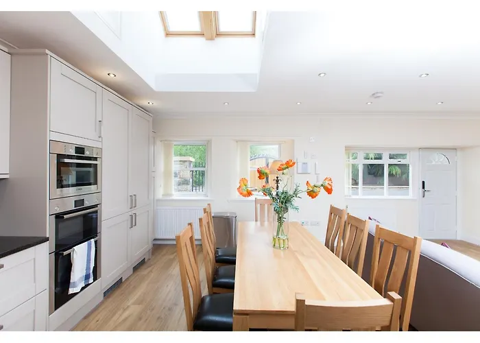 Apartment Historic Stone Built 4br For 8 W/parking Edinburgh