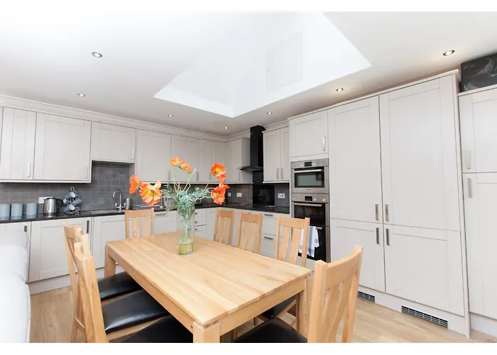 Apartment Historic Stone Built 4br For 8 W/parking