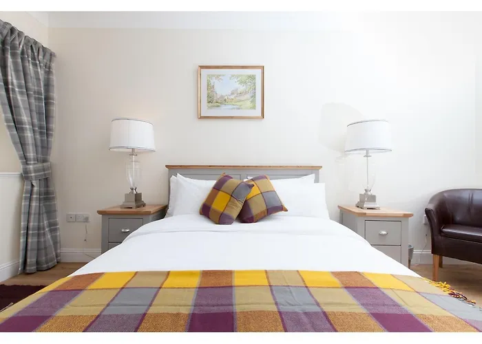 Historic Stone Built 4br For 8 W/parking Edinburgh