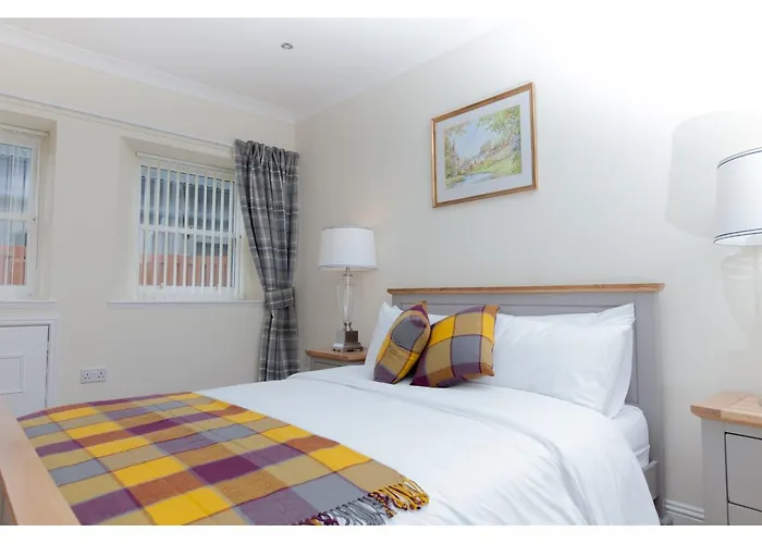 Historic Stone Built 4br For 8 W/parking Apartment *