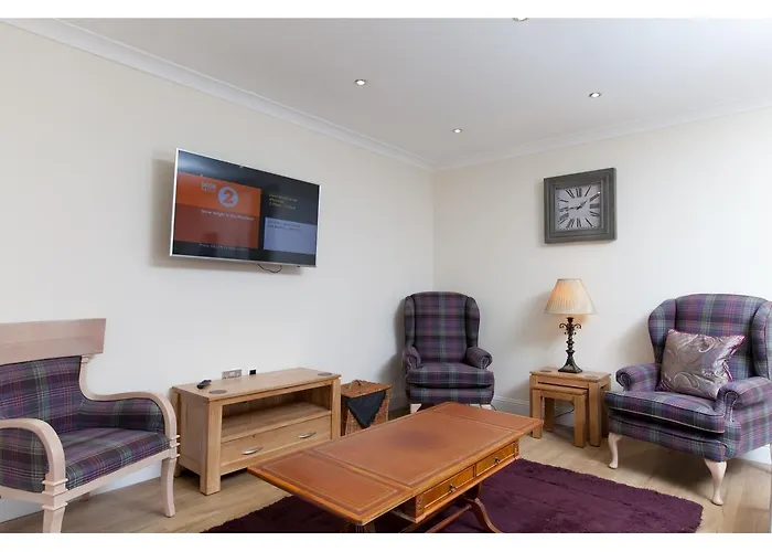 Historic Stone Built 4br For 8 W/parking