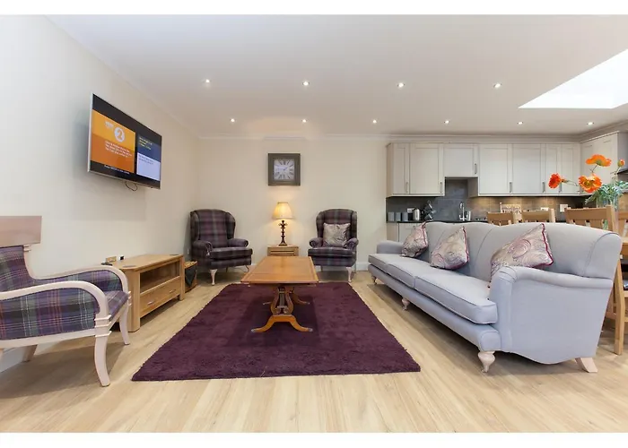 Historic Stone Built 4br For 8 W/parking