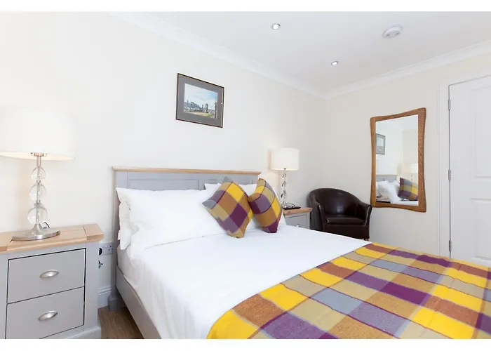 Historic Stone Built 4br For 8 W/parking Apartment *