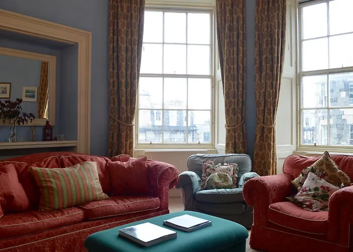 Large Central New Town Flat *