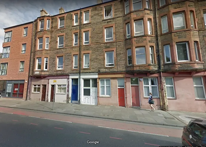 Slateford House Ground Floor Main Door אדינבורו