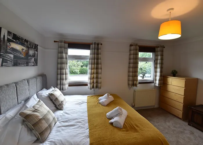 בית נופש Lasswade Road House אדינבורו