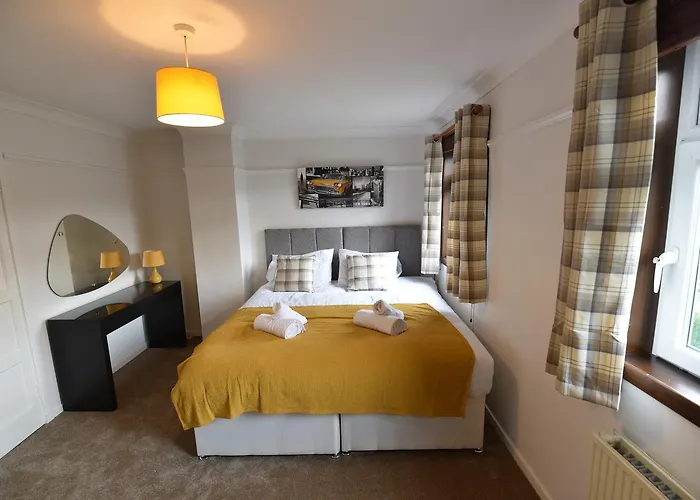 בית נופש Lasswade Road House אדינבורו