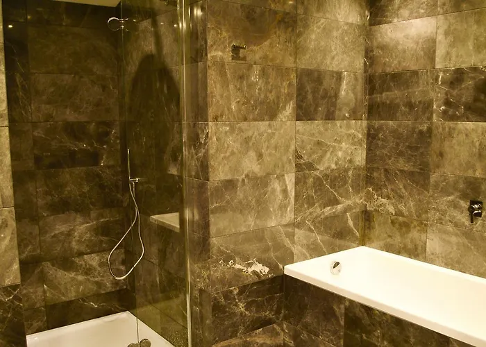 The Wine House 1821 4* 에든버러