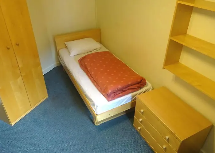 Metro Hostel *
