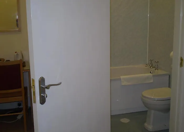 The Guards 3* Edinburg