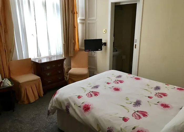 Dorstan House 게스트하우스 3*