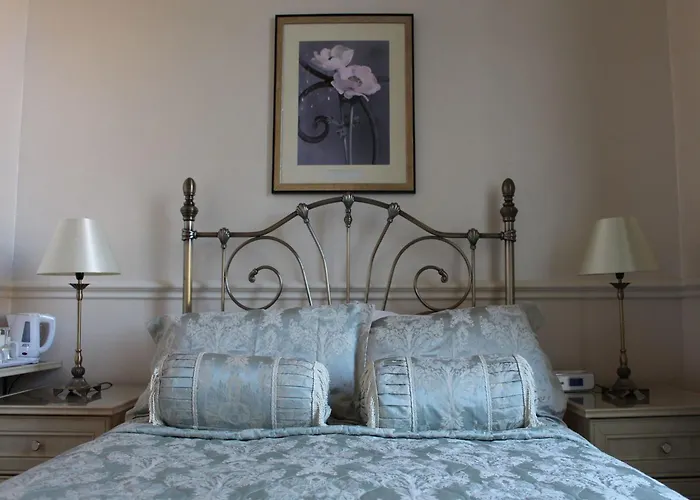 Highfield 4* Edinburgh