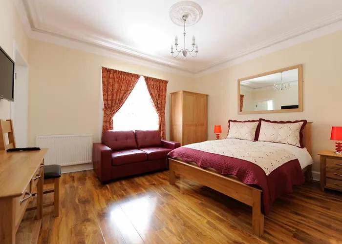 Edinburgh City Suites Эдинбург