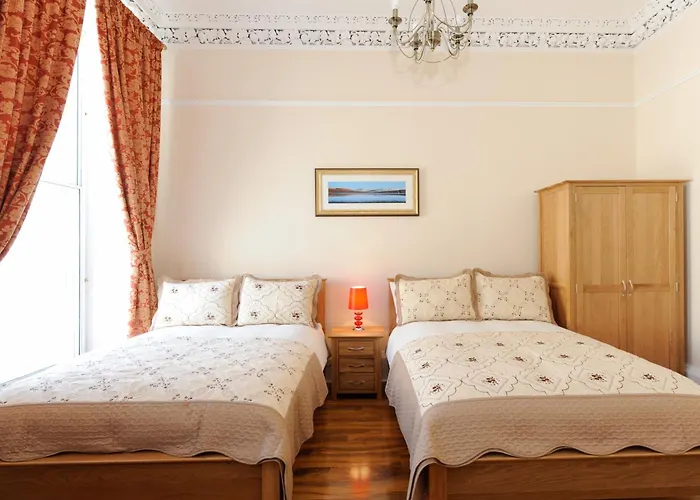 Апарт-отель Edinburgh City Suites