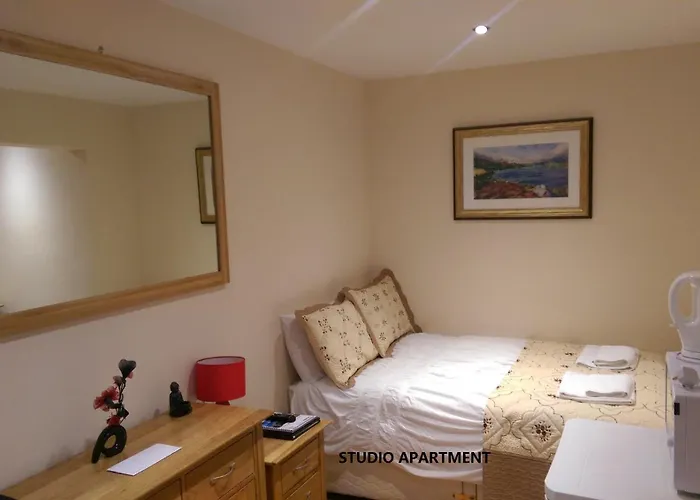 Edinburgh City Suites Апарт-отель