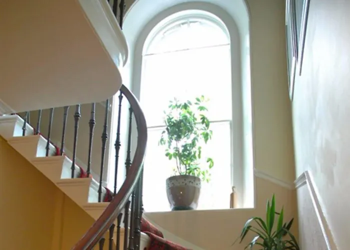 Bonnington Hotel