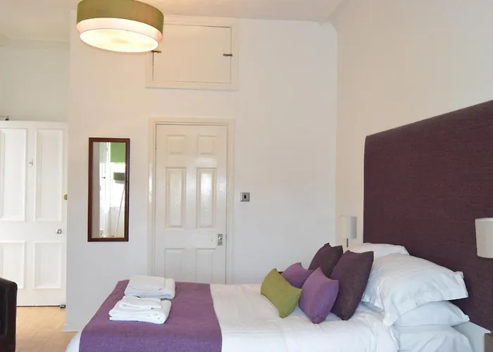 Edinburgh37 Otel 4*